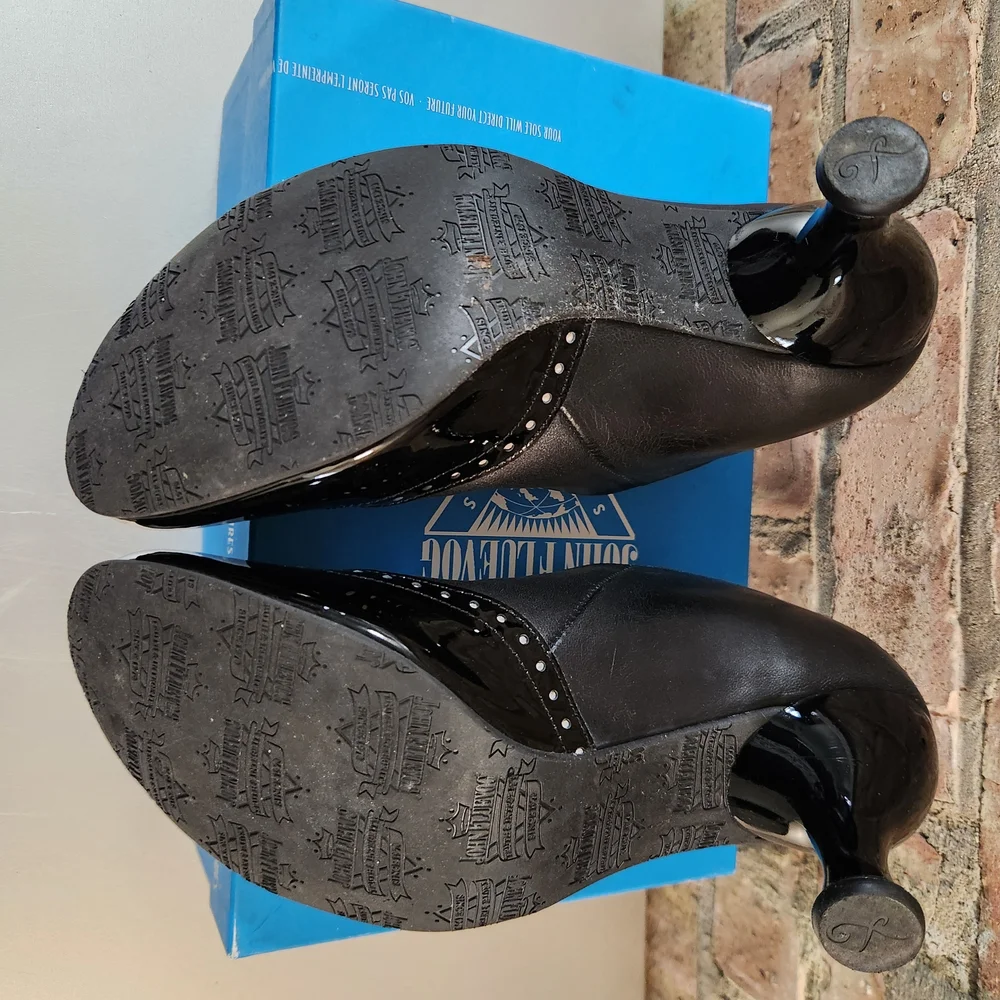John Fluevog Black Heels with Ergonomic Design - Picture 6 of 8